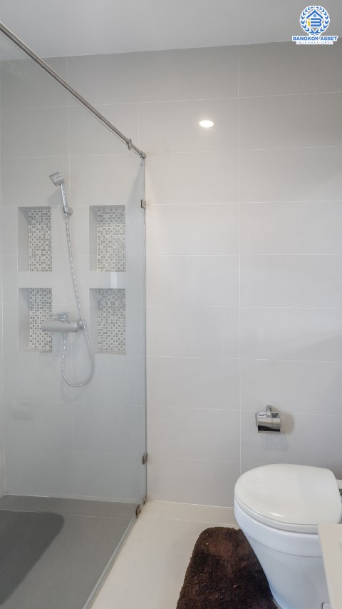 บ้านเดี่ยวมือสองย่านนนทบุรี ม.บางกอก บูเลอวาร์ด ราชพฤกษ์-พระราม5 หลังมุม! เนื้อที่ 56 ตร.ว. ตกแต่ง Built-in ฟังก์ชัน 3 ห้องนอน 4 ห้องน้ำ 2 ที่จอกรถ พร้อมอยู่ บนทำเลเดินทางสะดวก ติดถนนราชพฤกษ์ ใกล้วงเวียนพระราม 5 , The Walk ราชพฤกษ์...